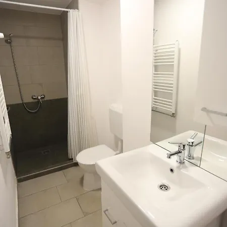 Relax Center Hostel *